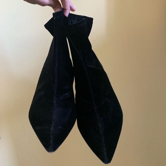 Like new- zara velvet kitten heels - Picture 2 of 3